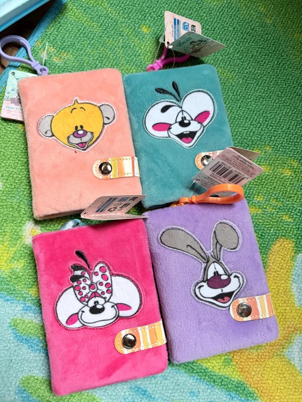 Mini set sleutelhanger boekje